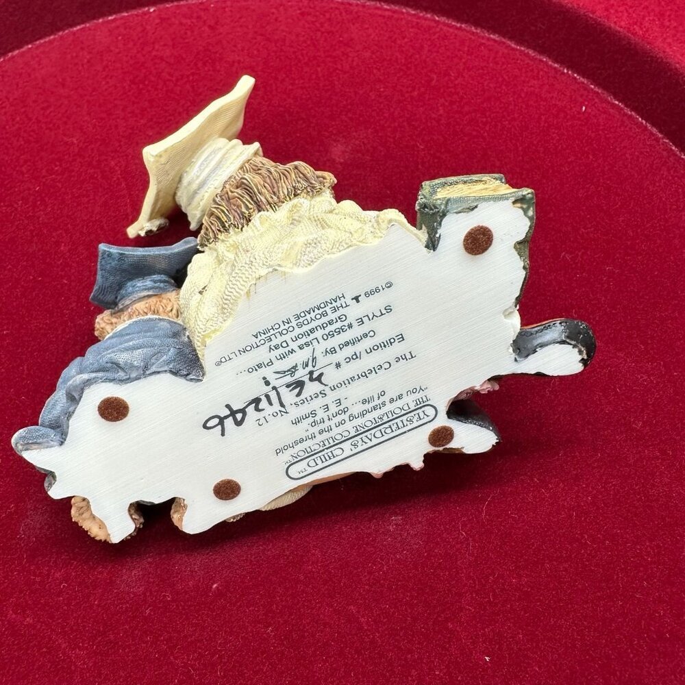 Yesterdays Child Dollstone Graduation Day #3550 Lisa w/ Plato Boyds Bears - Picture 6 of 10